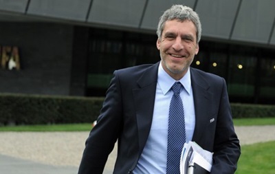 Директор FIFA зі зв язків з громадськістю у відставці на прохання Блаттера