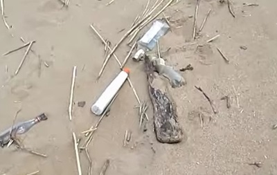 Крымчанка шокирована состоянием пляжа в Орловке