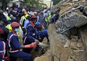 Жертвами обрушения здания в столице Нигерии стали 19 человек