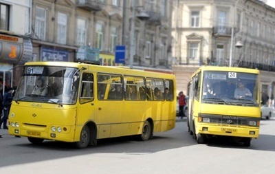 У київської маршрутки на ходу відвалилося заднє колесо