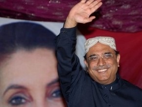 Президент Пакистана запретил смеяться над ним под угрозой тюремного заключения