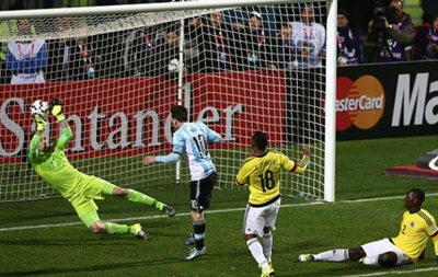 Аргентина в серии пенальти побеждает Колумбию
