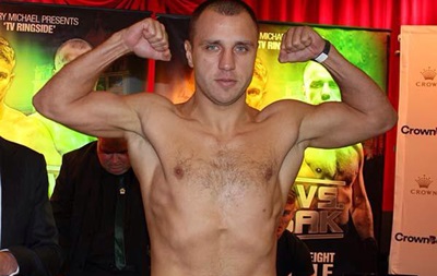 Бокс: Українець Бурсак поступився в бою за пояс чемпіона світу