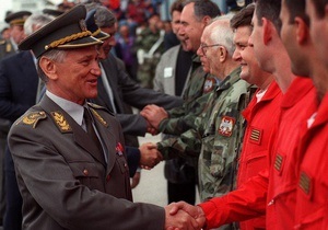 Суд в Гааге постановил освободить ближайшего соратника Милошевича
