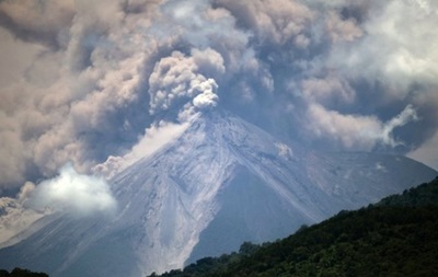 У Гватемалі оголосили  помаранчевий  рівень тривоги через виверження вулкана