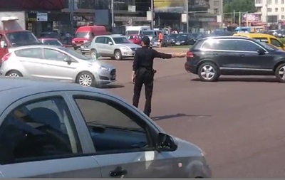 Новая полиция Киева: патрульные вручную регулируют движение