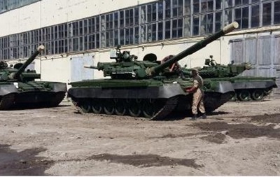 Військовим передали модернізовані танки Т-80