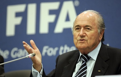 Блаттер назвал причину атак на FIFA