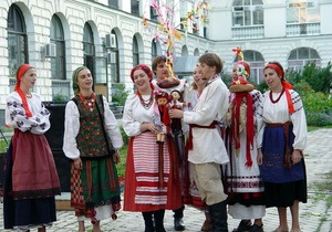 Божичи представят в России украинский фольк