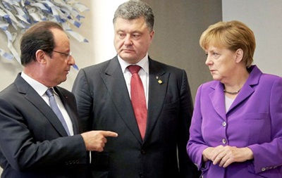 Порошенко обсудил с Меркель и Олландом выполнение минских договоренностей