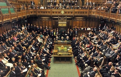 В Великобритании одобрили повышения зарплат депутатам