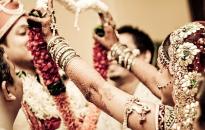 В Индии пара хотела покончить с собой из-за запрета жениться