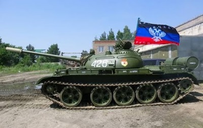 В ДНР заявили об отводе половины техники от передовой