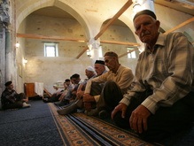 Крымские татары пригрозили сорвать курортный сезон