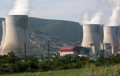 Франция будет сокращать долю атомной энергетики