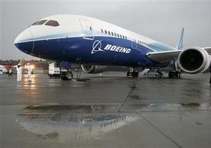 Boeing Dreamliner впервые совершил испытательный полет за пределы штата Вашингтон