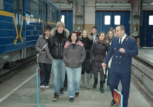 В киевском метро начали проводить экскурсии для студентов