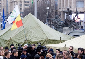 Милиция завершила расследование дела о повреждении плитки на Майдане