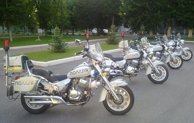Киевские полицейские похвастались новыми мотоциклами