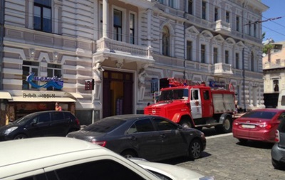 Міліція шукає вибухівку у Харківській ОДА та суді