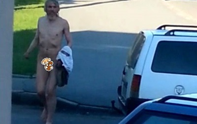 По Харькову средь бела дня гулял голый мужчина