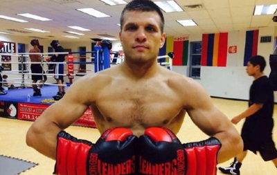 Украинский боксер Сергей Деревянченко победил очередного соперника