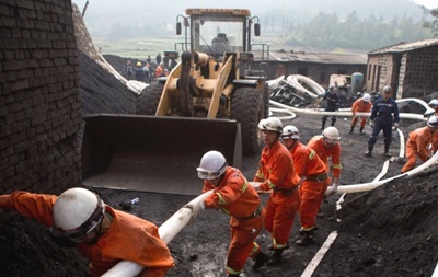У Китаї при викиді газу на шахті загинули десятеро людей
