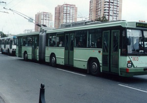 В Киеве водитель троллейбуса совершил наезд на пешехода и скрылся с места происшествия