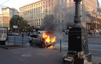 У центрі Києва згоріла машина посольства США