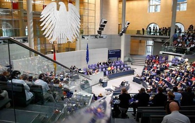 Бундестаг одобрил третий пакет помощи Афинам