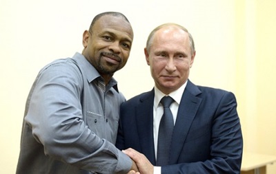 Путін пообіцяв оформити російське громадянство відомому американському боксеру