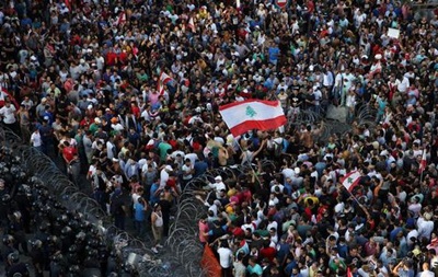 В Ливане полиция разогнала акцию протеста водометами