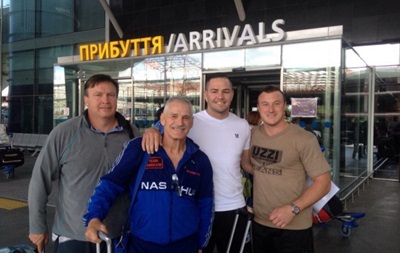 Соперник Усика прибыл в Киев