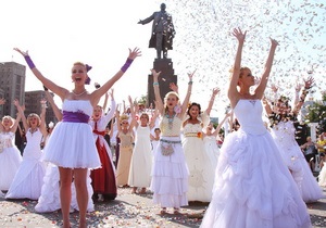 Фотогалерея: Уж замуж невтерпеж. Парад невест в Харькове