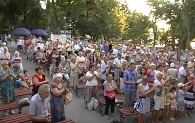 У Севастополі публіка стоячи аплодувала пісні  Поверніть Сталіна 