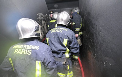 При пожаре на севере Парижа погибли восемь человек – СМИ