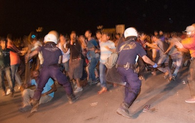 В Греции произошли столкновения мигрантов с полицией