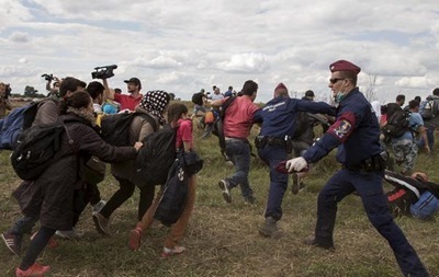 Венгрия стягивает военных на границу с Сербией