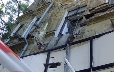 У центрі Одеси завалився балкон