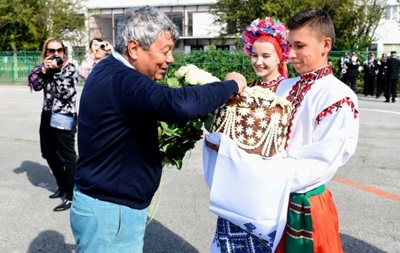 Оркестр и хлеб с солью: Как встретили Шахтер в Тернополе