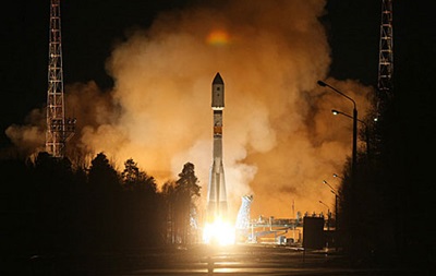 Россия запустила ракету с военными спутниками связи