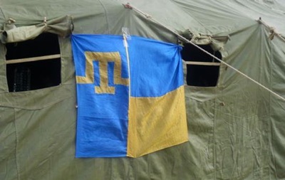 Блокада Крыма: активисты развернули палаточный городок
