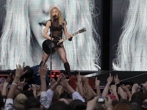 Фотогалерея: Мадонна в Северной Пальмире