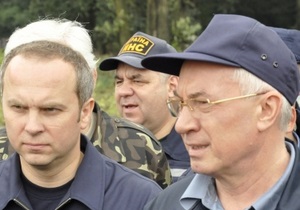 Азаров не видит связи между увольнением Шуфрича и расширением коалиции