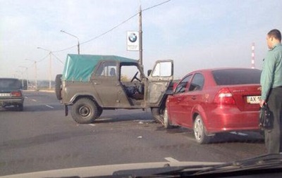 В Харькове произошло ДТП с участием военных