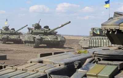 Оприлюднено відео відводу танків на Луганщині