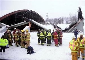 В США в ледовом дворце во время матча обрушилась крыша