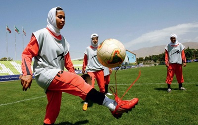 У ФІФА спростували наявність чоловіків у жіночій збірній Ірану