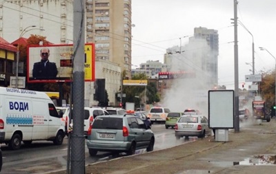 В Киеве прорвало теплотрассу