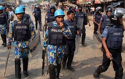 В Бангладеш шиитов забросали самодельными бомбами